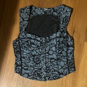 Free People boho corset style laser cut sleeve less button down the front shirt